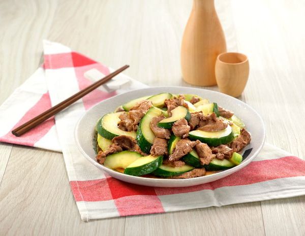 Tumis Daging Sapi dan Mentimun dengan Saus Tiram