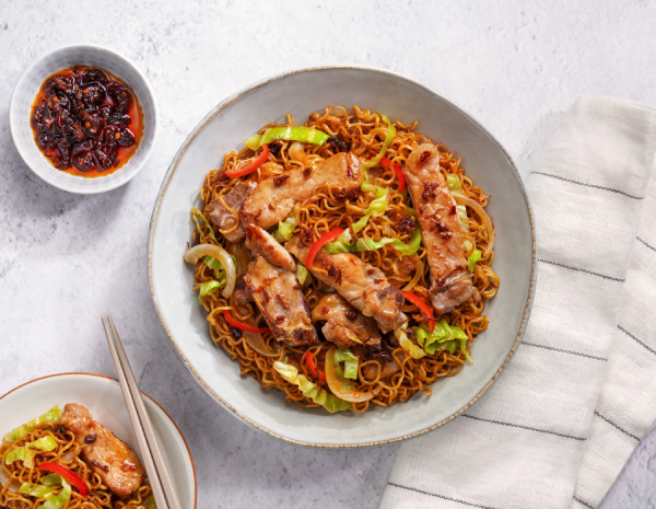 Pork Chop with Stir-fried Instant Noodles in Spicy Seafood XO Sauce l  Recipes l Lee Kum Kee Home