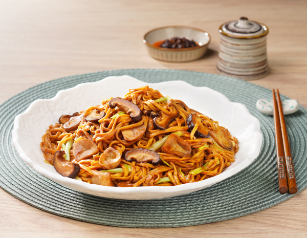 Pork Chop with Stir-fried Instant Noodles in Spicy Seafood XO Sauce l  Recipes l Lee Kum Kee Home